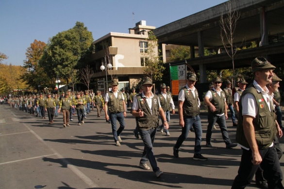 Alpini a Salsomaggiore: Alpini in sfilata